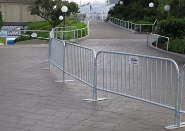 La cerca de la malla de alambre del acero con poco carbono artesona las barricadas del peatón/del control de multitudes