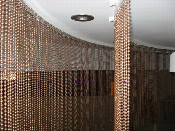 Separadores goteados cadena del área del metal del reflejo de la cortina de la malla de alambre de la bola de la ejecución